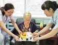 医护情暖送祝福——记兰州市第二人民医院中西医结合科医护为患者过生日
