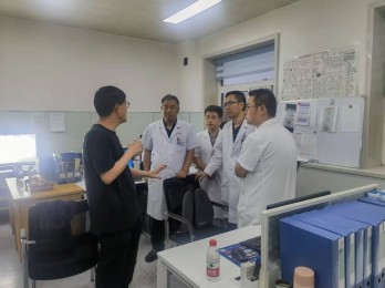 【大咖来了】顶级骨科专家莅临我院开展教学查房，共谱骨健康新篇章